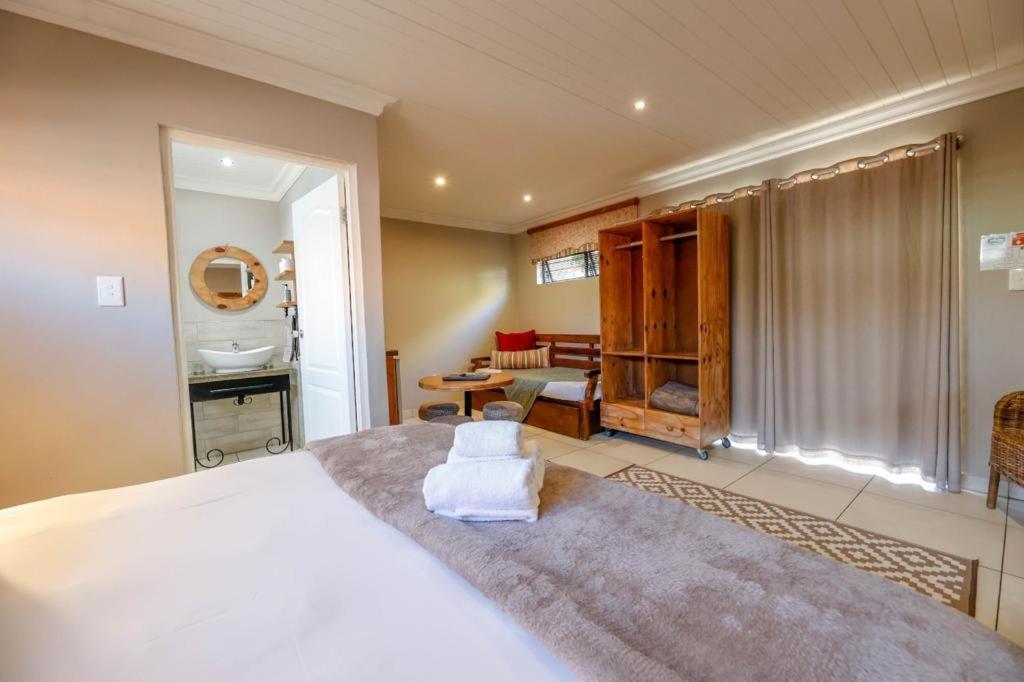 Touching Senses Garden Cottages Bloemfontein Esterno foto