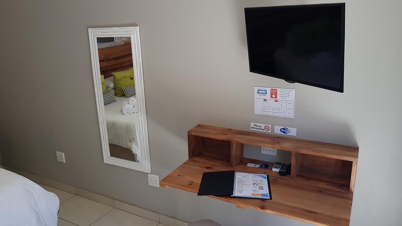 Touching Senses Garden Cottages Bloemfontein Esterno foto
